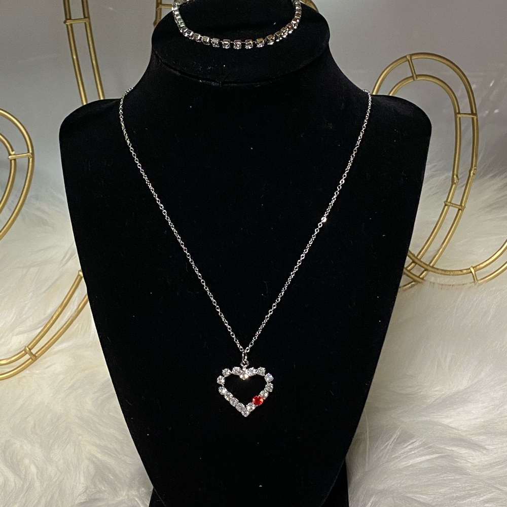 Necklace whit bracelet